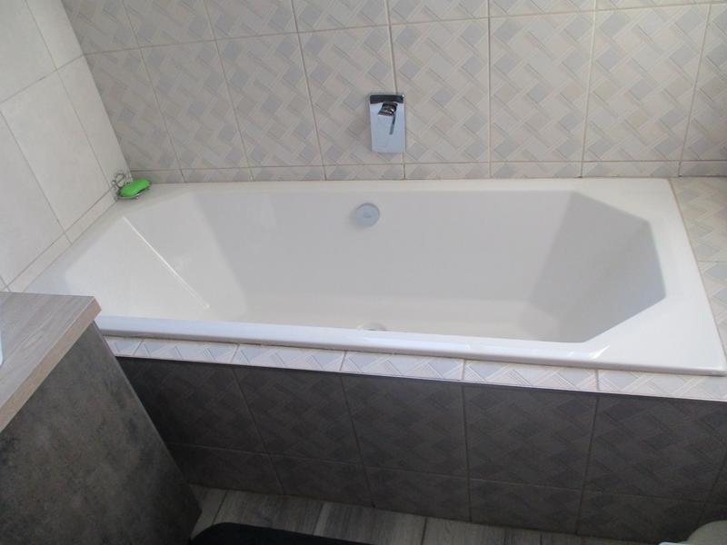 5 Bedroom Property for Sale in Heuwelsig Free State